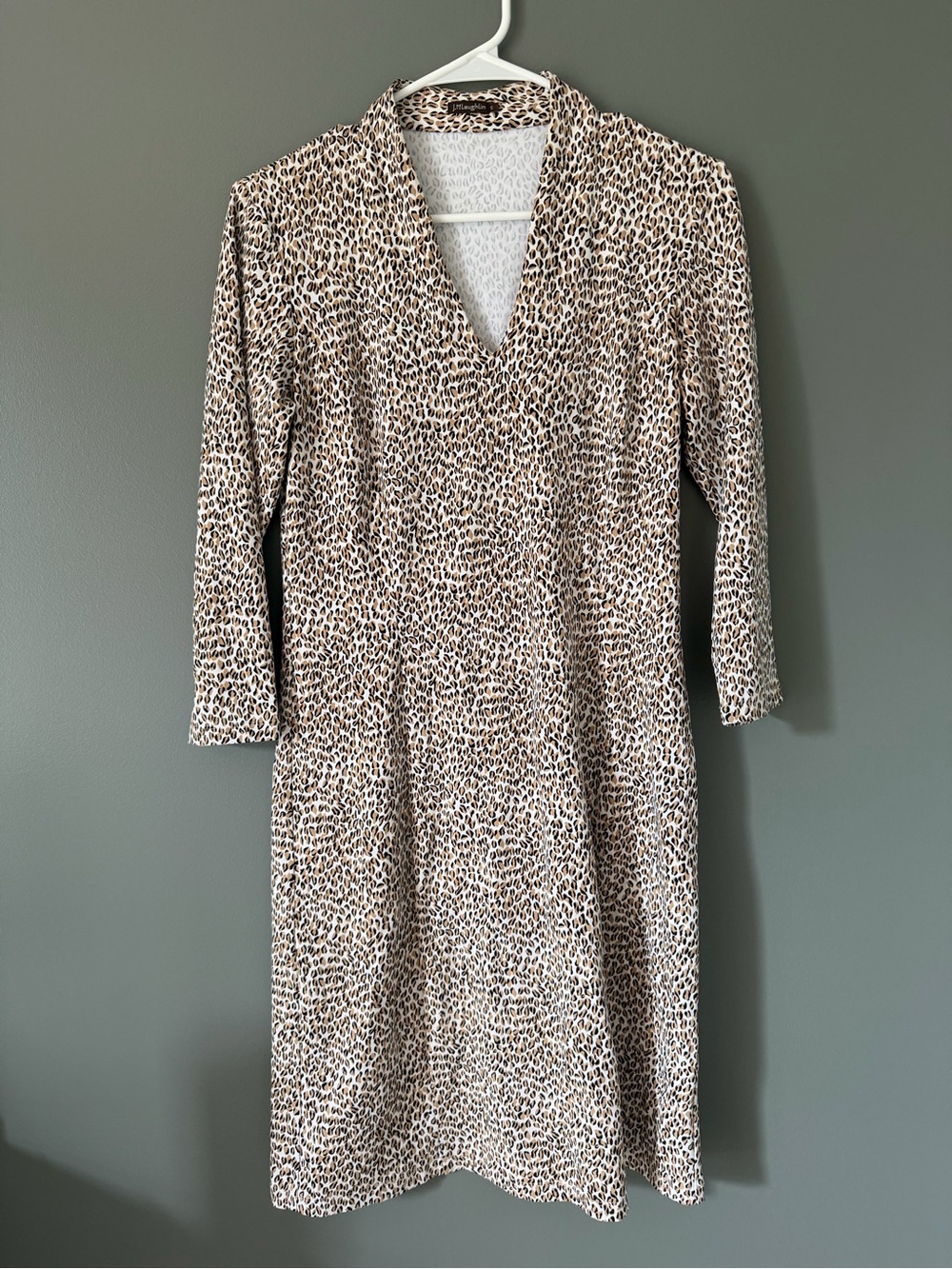 J. McLaughlin Leopard Print V-Neck Sheath Dress Ruched Stretch Jersey Small